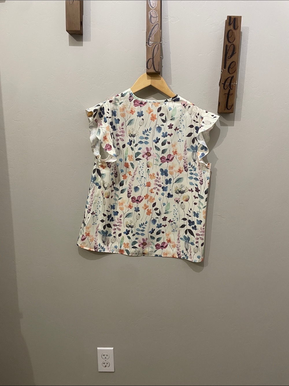 Floral V-Neck Cap Sleeve Blouse - Ivory Multi - Picture 2 of 3